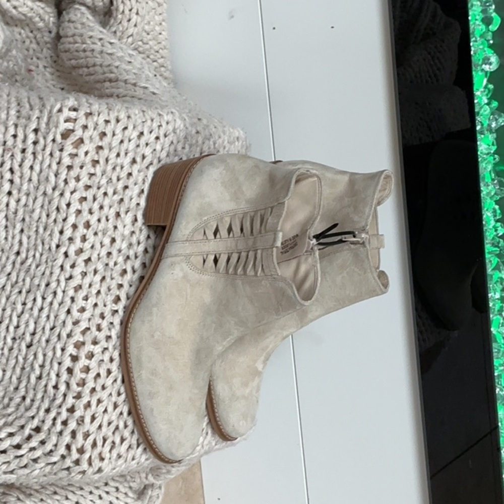Paul Green Cream Ankle Booties with Textured Finish